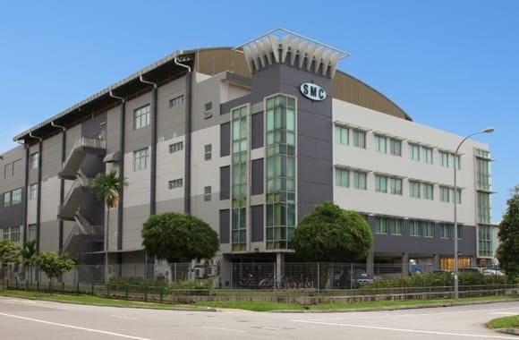 写真：シンガポール本社の外観